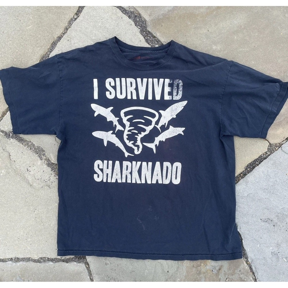 I Survived Sharknado Men's Large Blue T-shirt Cult Movie Sharknado 100% Cotton
